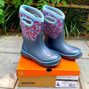 Children’s Bogs rain/snow boots size 1